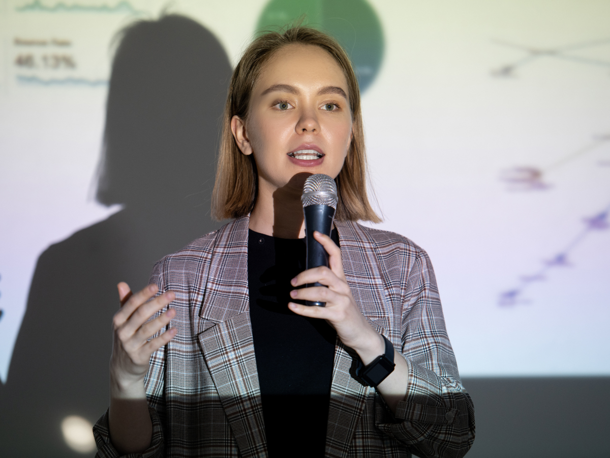 woman speaker with glossophobia